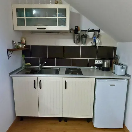 Zeleny Dom Pri Potoku *