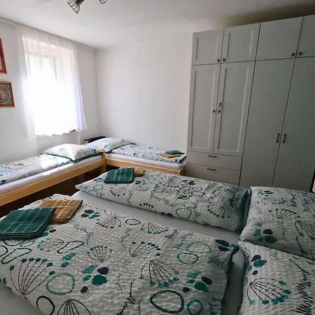 Zeleny Dom Pri Potoku Szklenófürdő