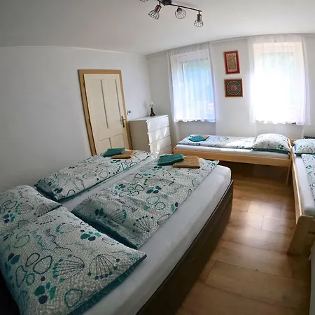 Zeleny Dom Pri Potoku *