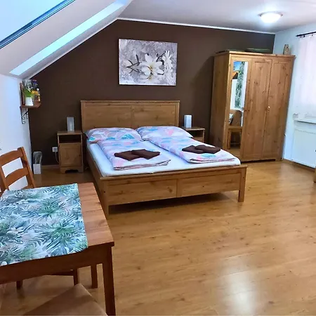 Zeleny Dom Pri Potoku Apartman Szklenófürdő