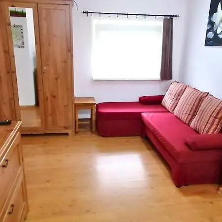 Zeleny Dom Pri Potoku